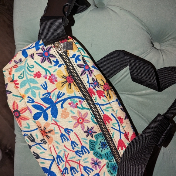 Fanny pack by lularoe - Picture 2 of 2